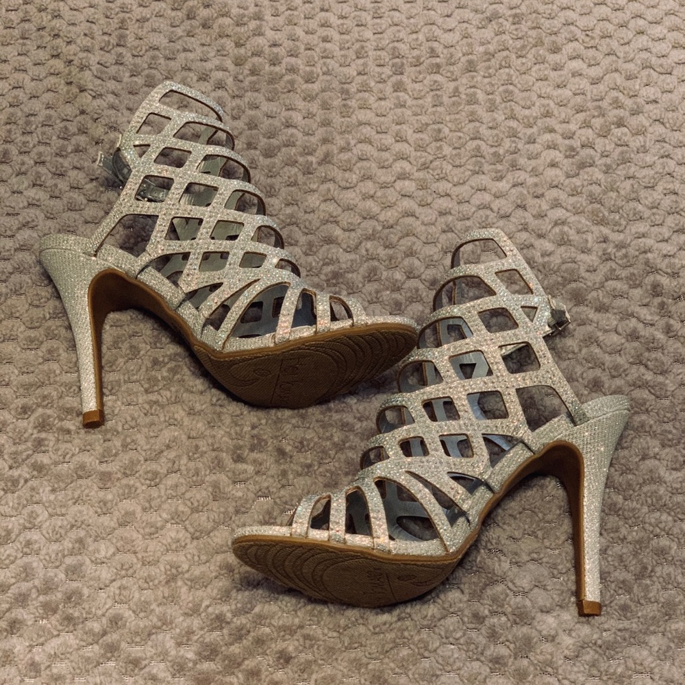 New Glamorous Heels For The Holiday Season - Picture 2 of 7